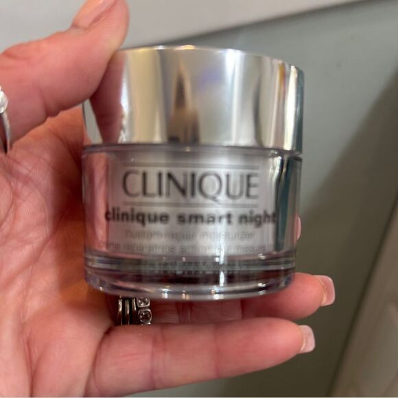 Clinique Smart Night and Moisture Surge bundle- brand new (no box) Full size! - Picture 5 of 8